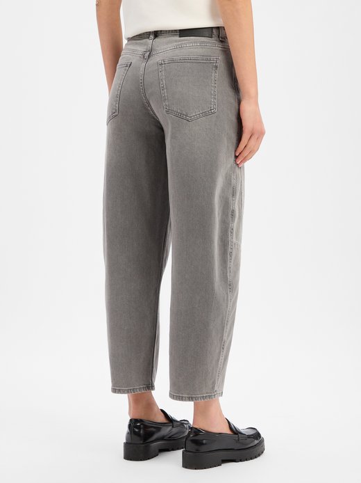 Damen Barrel Jeans - Lolah motion