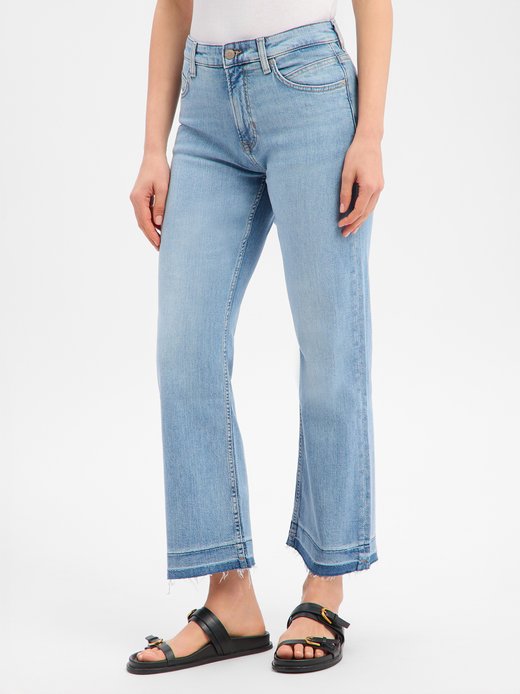 Damen Flared Fit Jeans