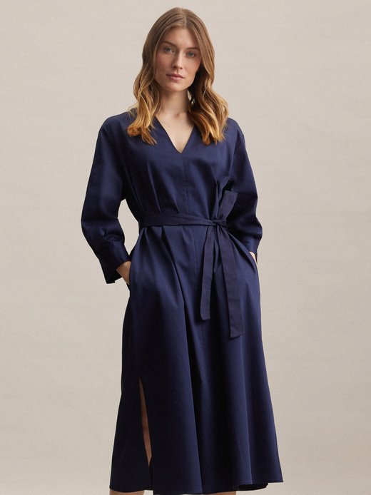 Damen Kleid - Gerader Schnitt (Normal-Fit) Fit