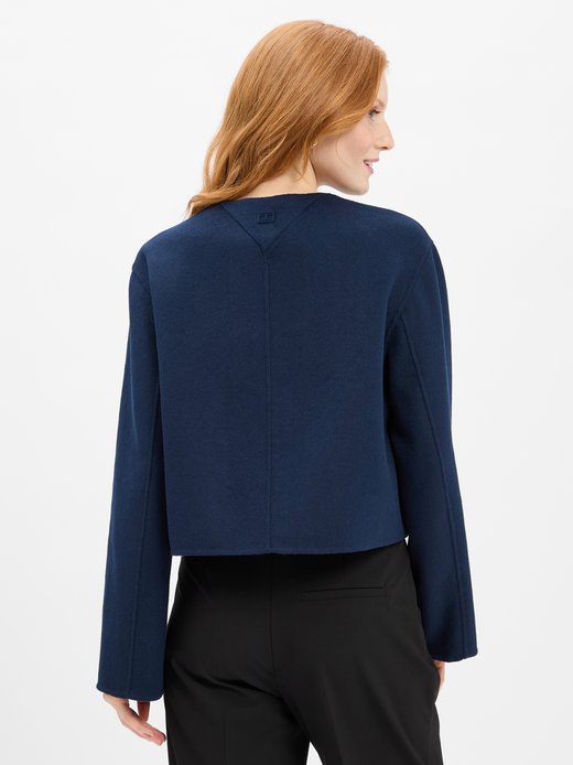 Damska kurtka pudełkowa z zawartością wełny