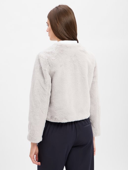 Damska kurtka ze sztucznego futra