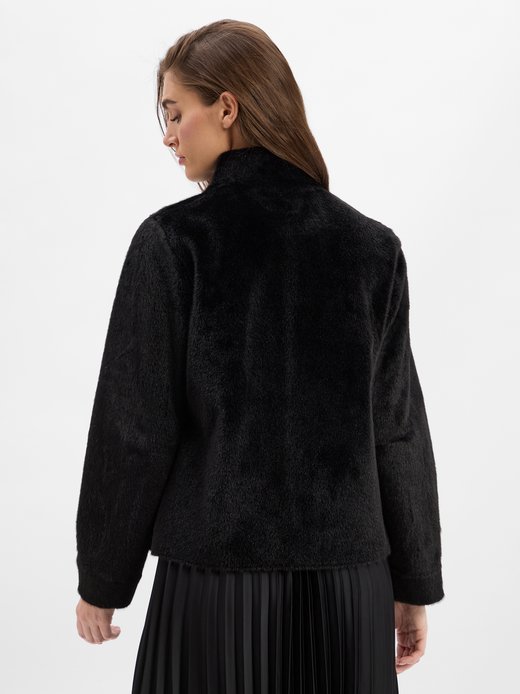 Damska kurtka ze sztucznego futra