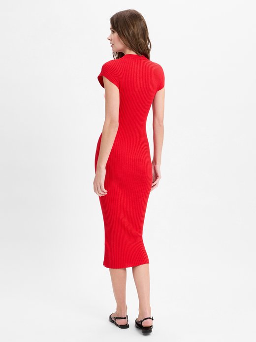 Damska sukienka z dzianiny