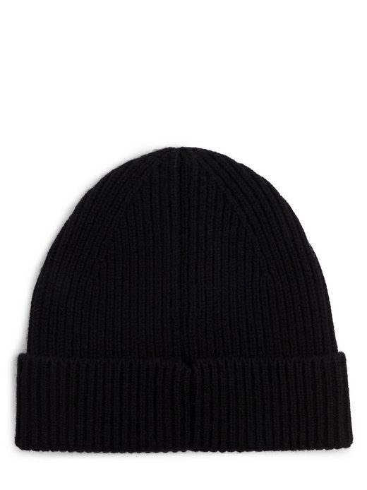 Damski kapelusz wykonany z jaka