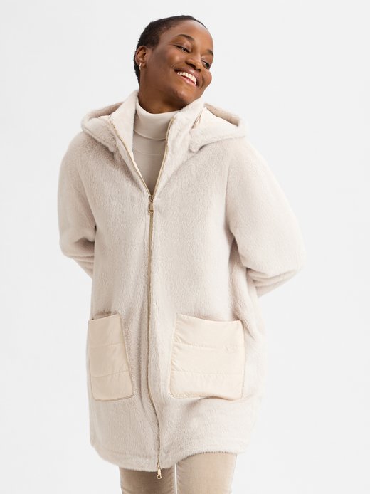 Krótki płaszcz damski