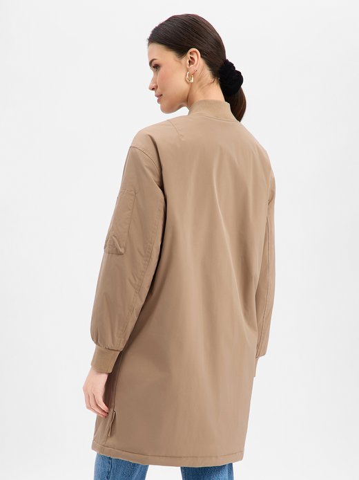 Krótki płaszcz damski