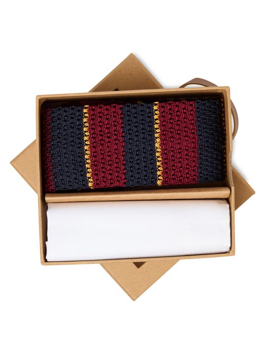 Męski krawat i poszetka