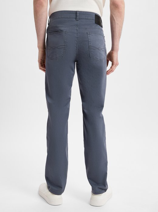 Męskie spodnie z pięcioma kieszeniami - nowoczesny krój