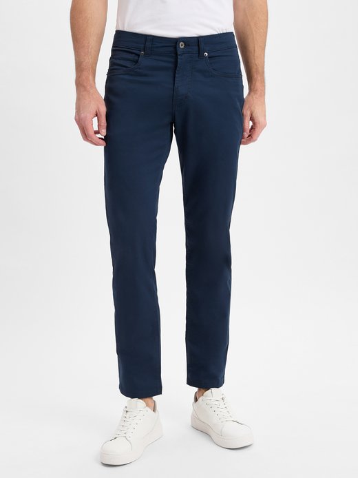 Męskie spodnie z pięcioma kieszeniami - nowoczesny krój