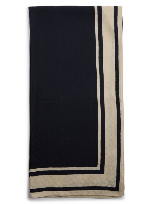 Szal damski z zawartością jedwabiu