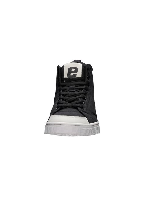 Unisex Canvas Sneaker