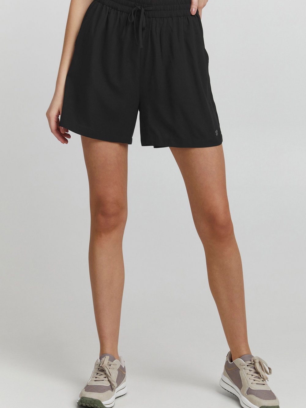 OXMO Shorts Damen Viskose schwarz, 34