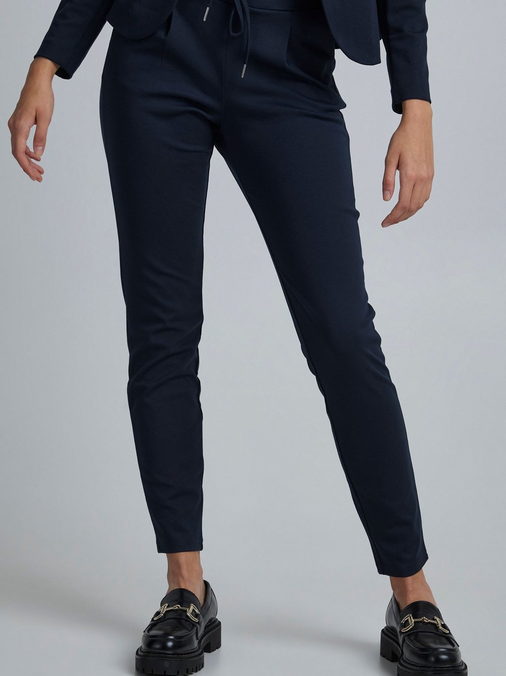 B.Young Sweathose Damen blau, M