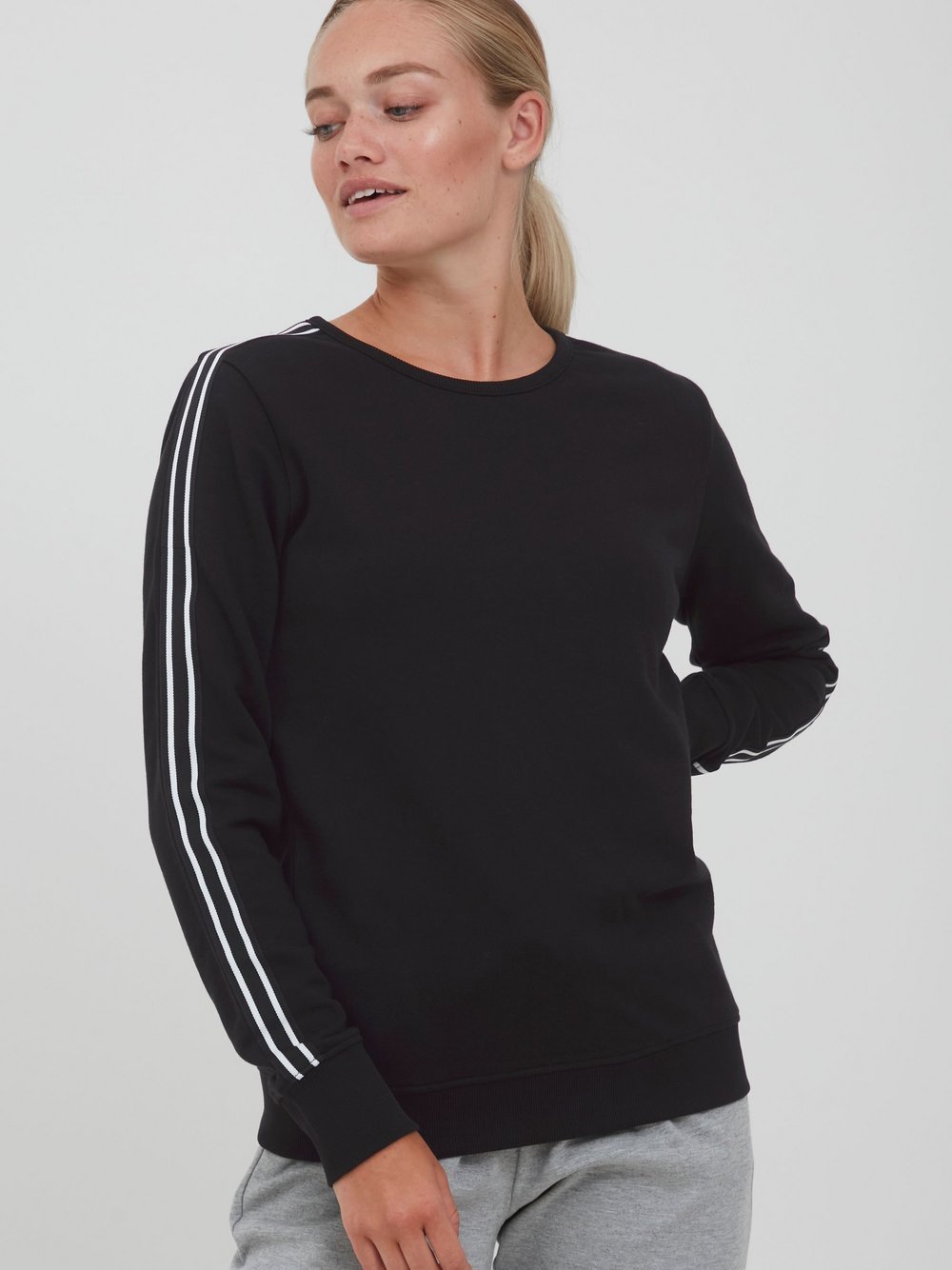 Thumbnail - OXMO Sweatshirt Damen schwarz, M