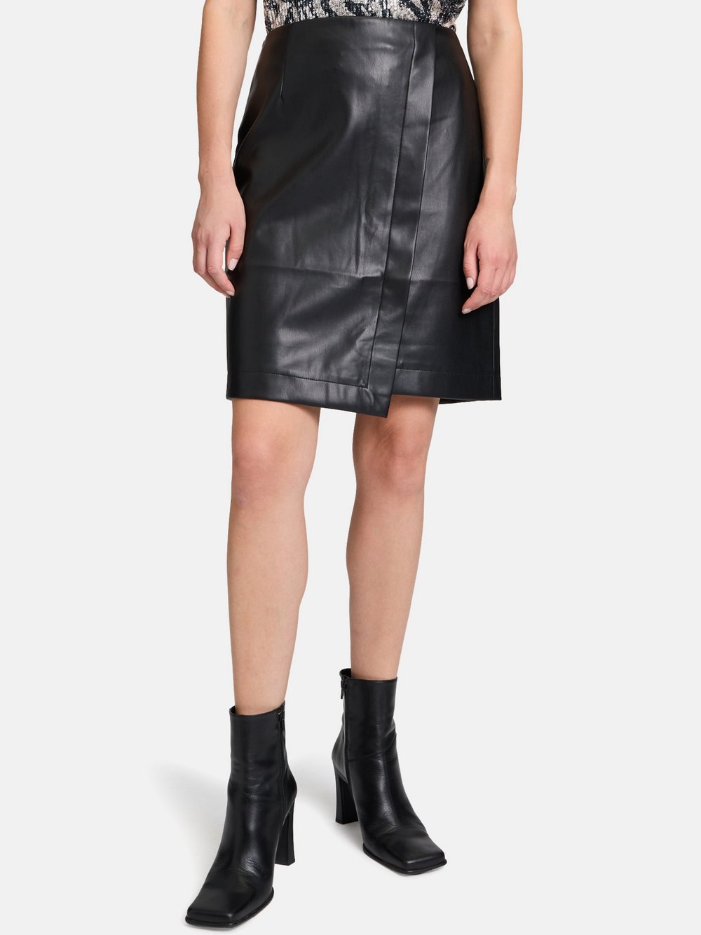 Betty & Co Kunstleder-Rock Damen schwarz, 46