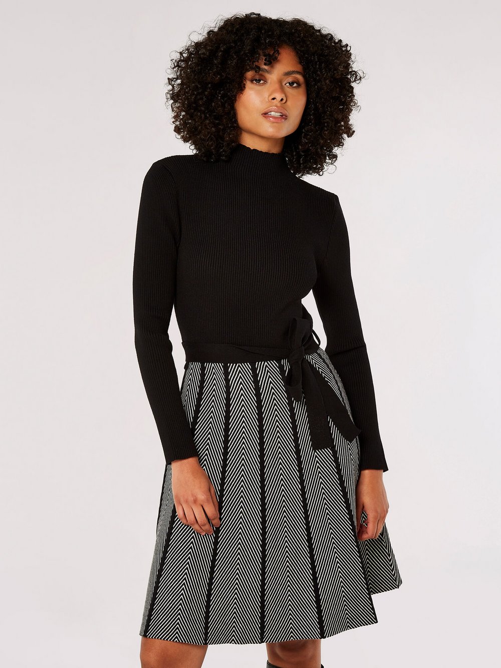 Thumbnail - Apricot Kleid Damen Viskose schwarz gestreift, 42