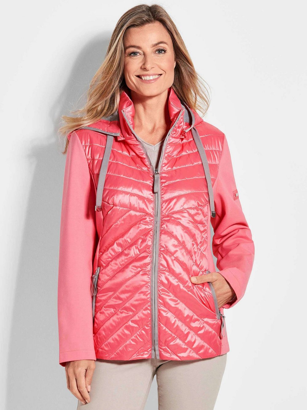 Thumbnail - Goldner Kurzgröße: Steppjacke Damen Viskose rosa, 19