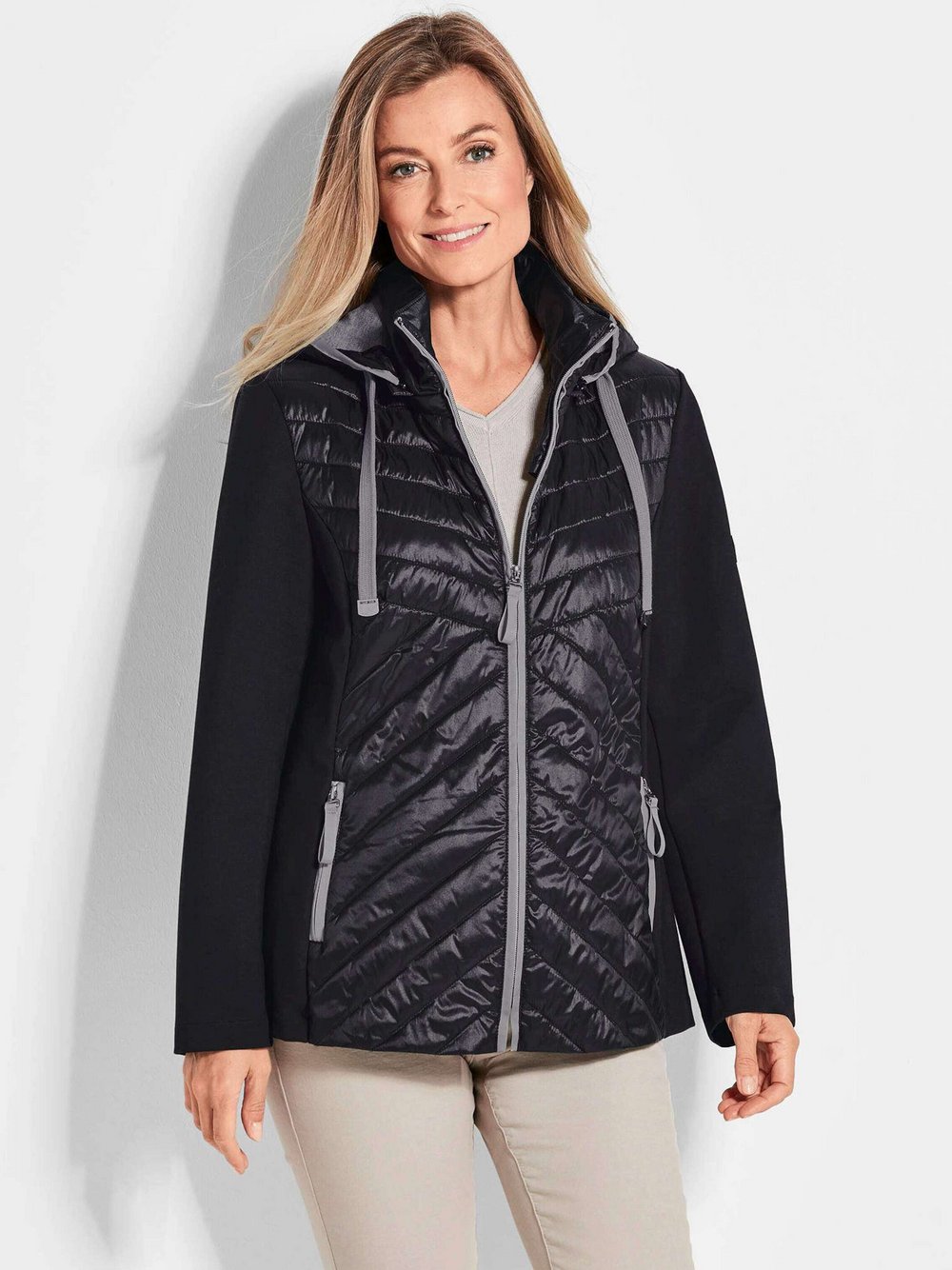 Thumbnail - Goldner Kurzgröße: Steppjacke mit abnehmbarer Kapuze Damen Viskose schwarz, 19