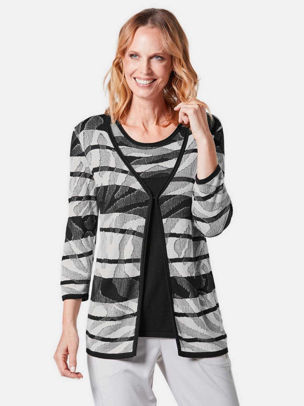 Thumbnail - Goldner Kurzgröße: Strickjacke mit V-Ausschnitt Damen Baumwolle schwarz gemustert, 21