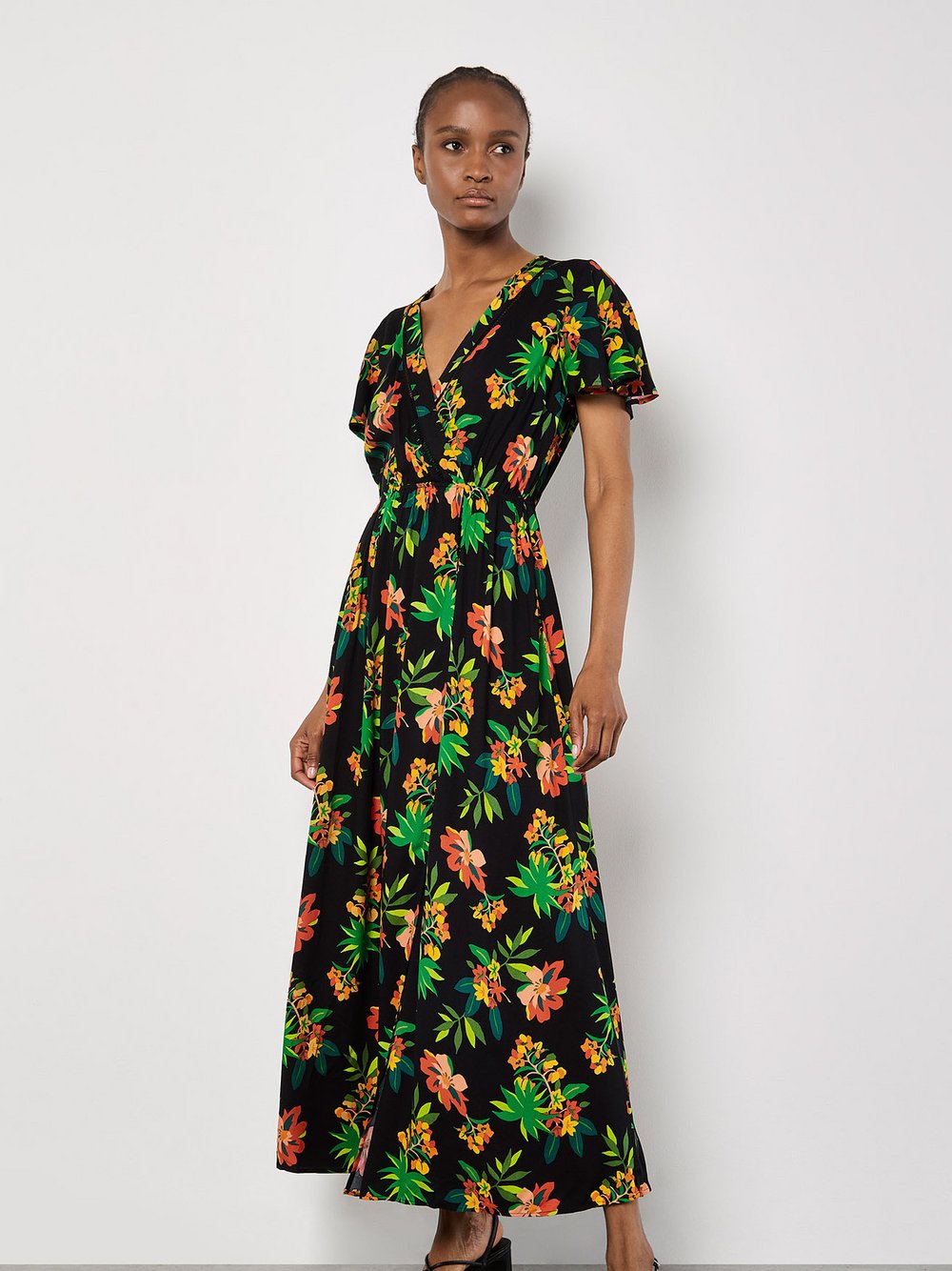 Apricot Maxikleid Damen Viskose schwarz gemustert, 36