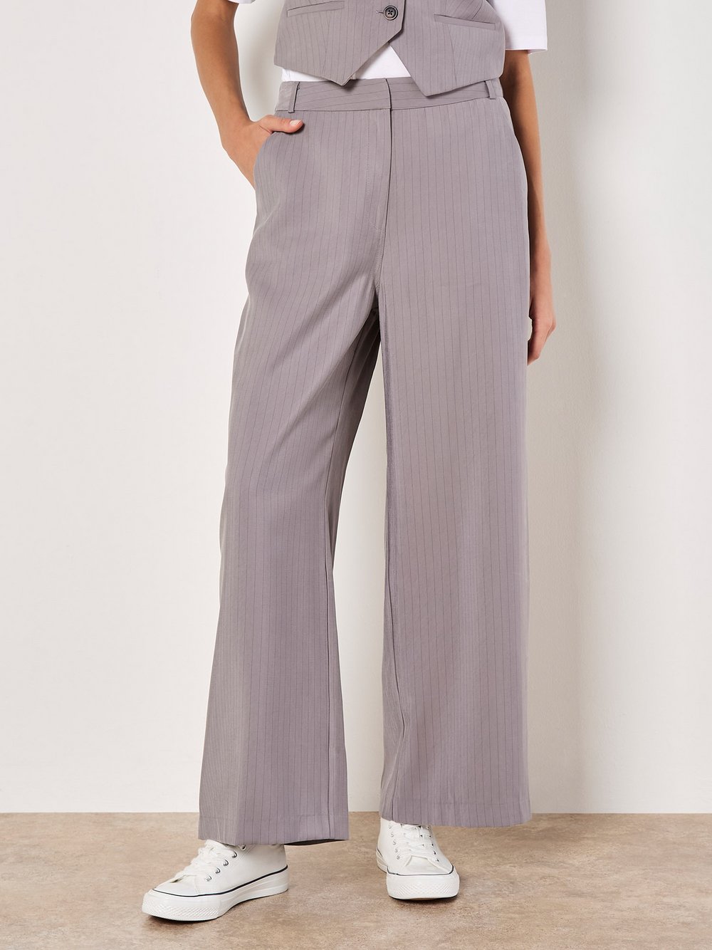Thumbnail - Apricot Hose Damen Viskose grau gestreift, 42