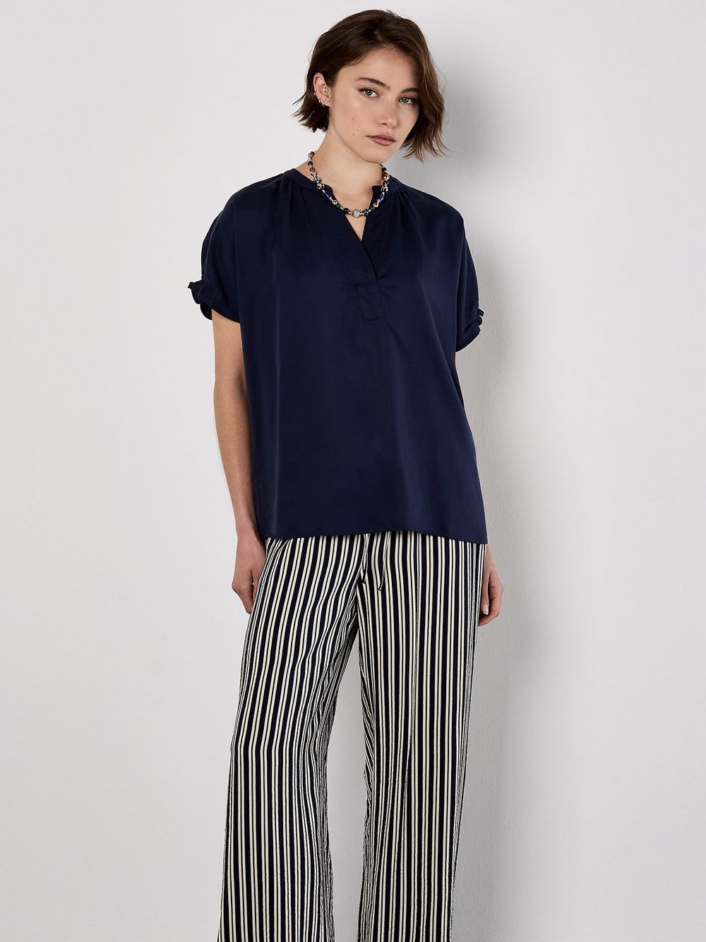 Thumbnail - Apricot Hose Damen Viskose blau gestreift, 36