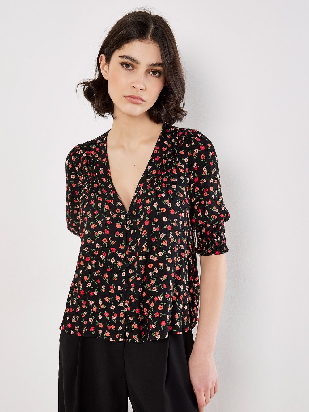 Thumbnail - Apricot Bluse Damen Viskose schwarz gemustert, 36