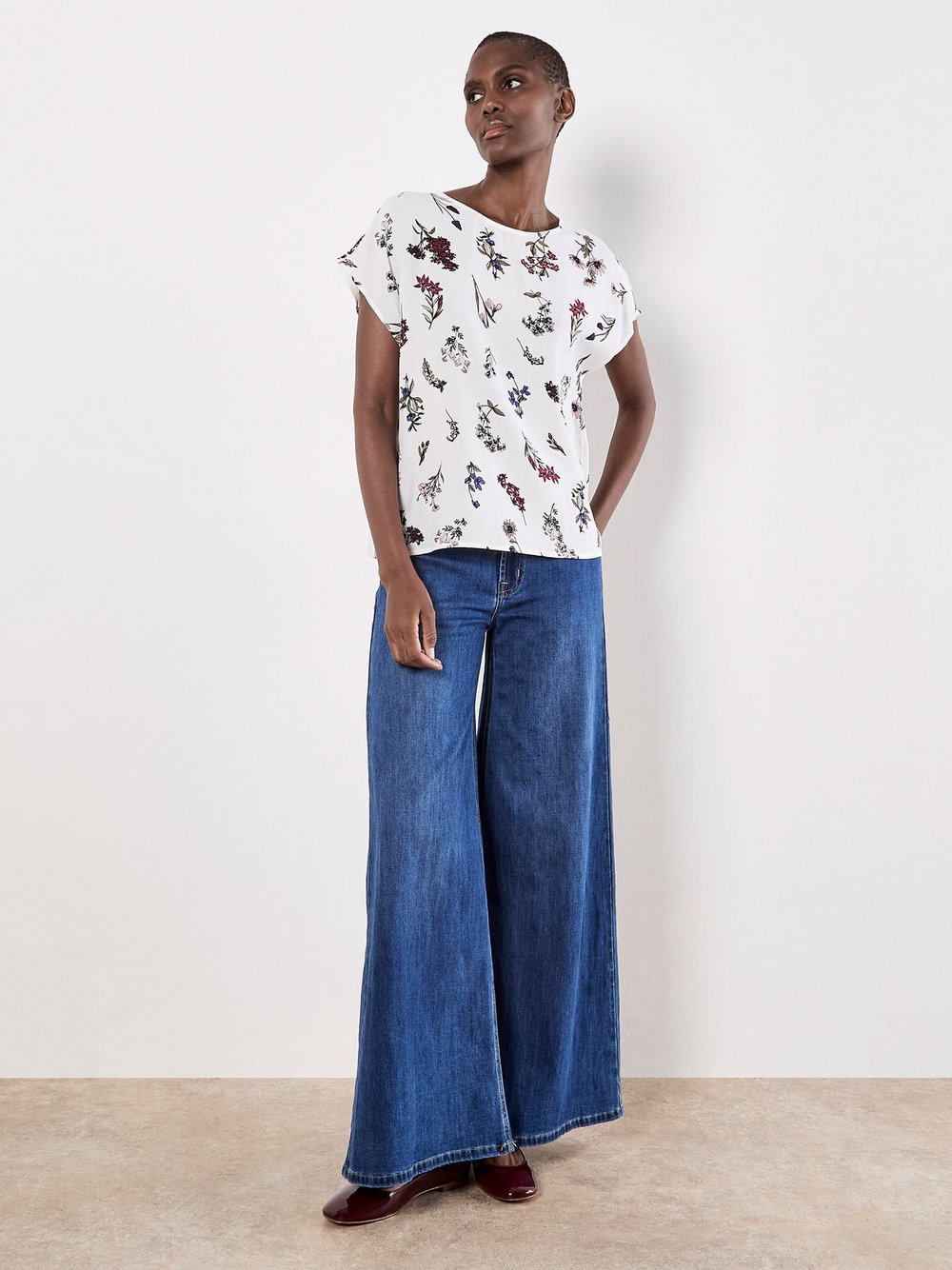 Thumbnail - Apricot Top Damen Viskose weiß gemustert, 40