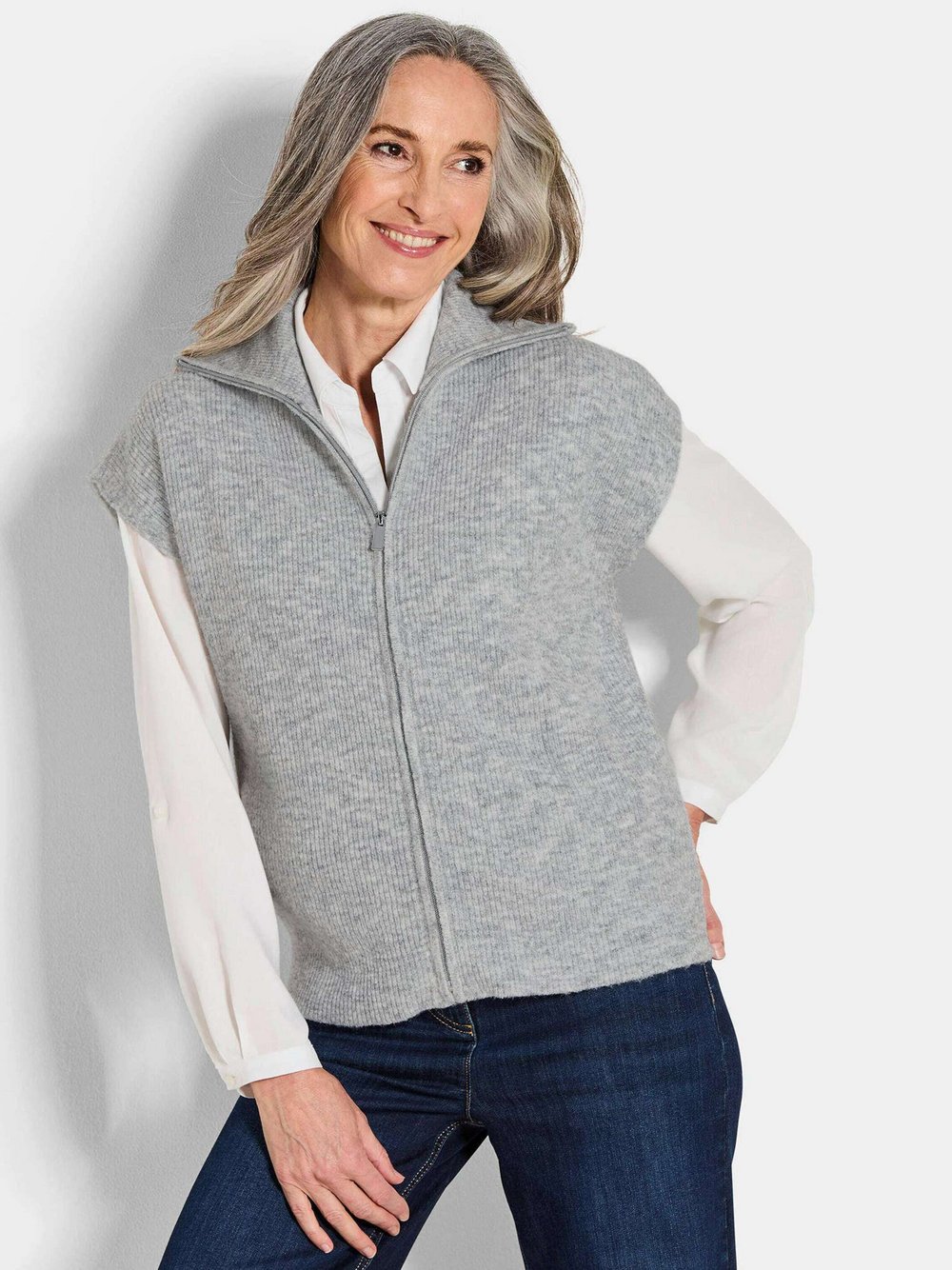 Thumbnail - Goldner Strickweste Damen Schurwolle grau meliert, 44