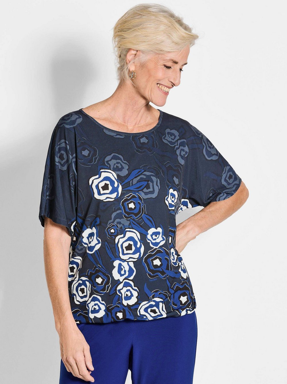 Thumbnail - Goldner Druckshirt Damen blau gemustert, 48