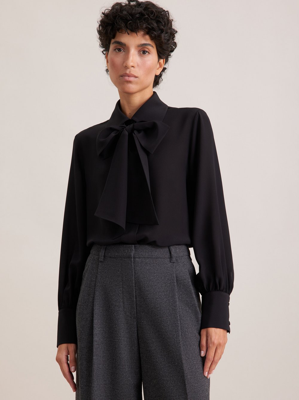 Seidensticker Ausgestellte Bluse Damen Seide schwarz, 34