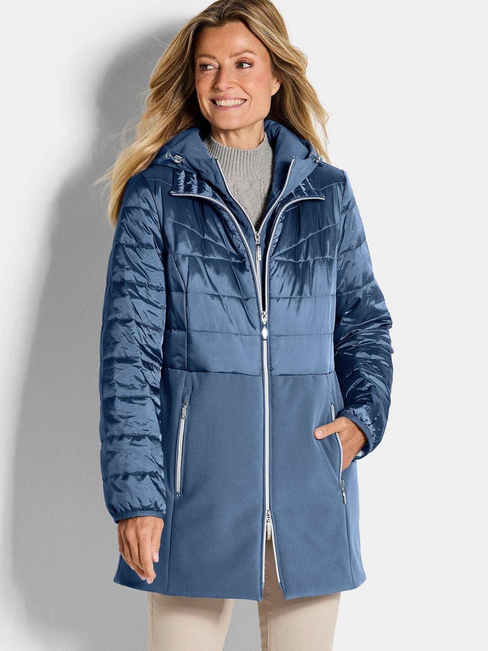 Thumbnail - Goldner Steppmantel Damen blau, 46