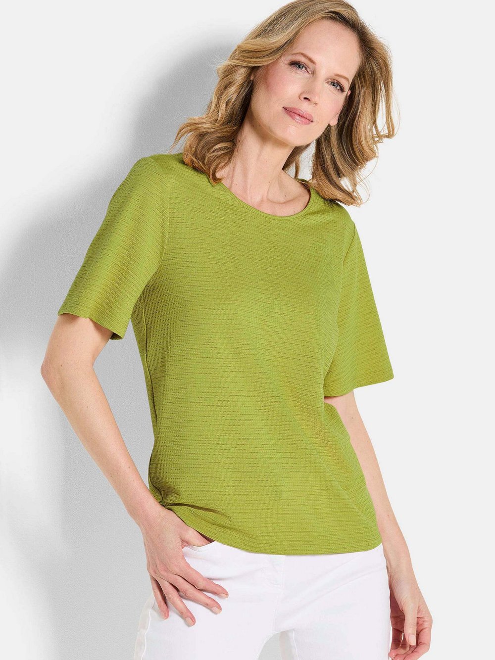 Thumbnail - Goldner Shirt Damen grün, 42