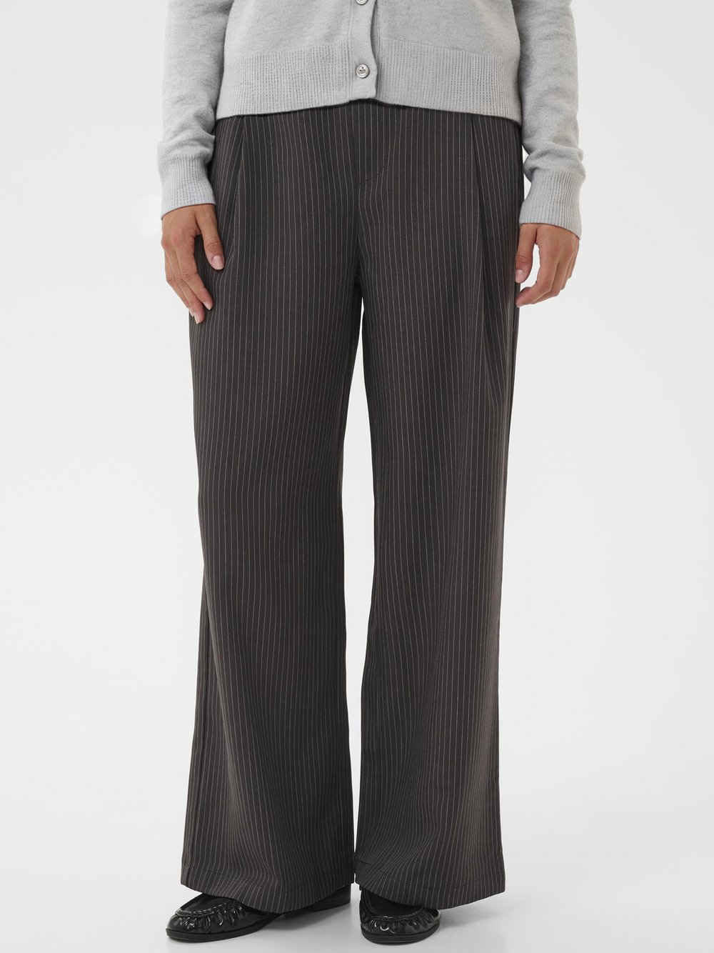 Thumbnail - Kaffe Casual Hose KAkaren Damen grau gestreift, 44