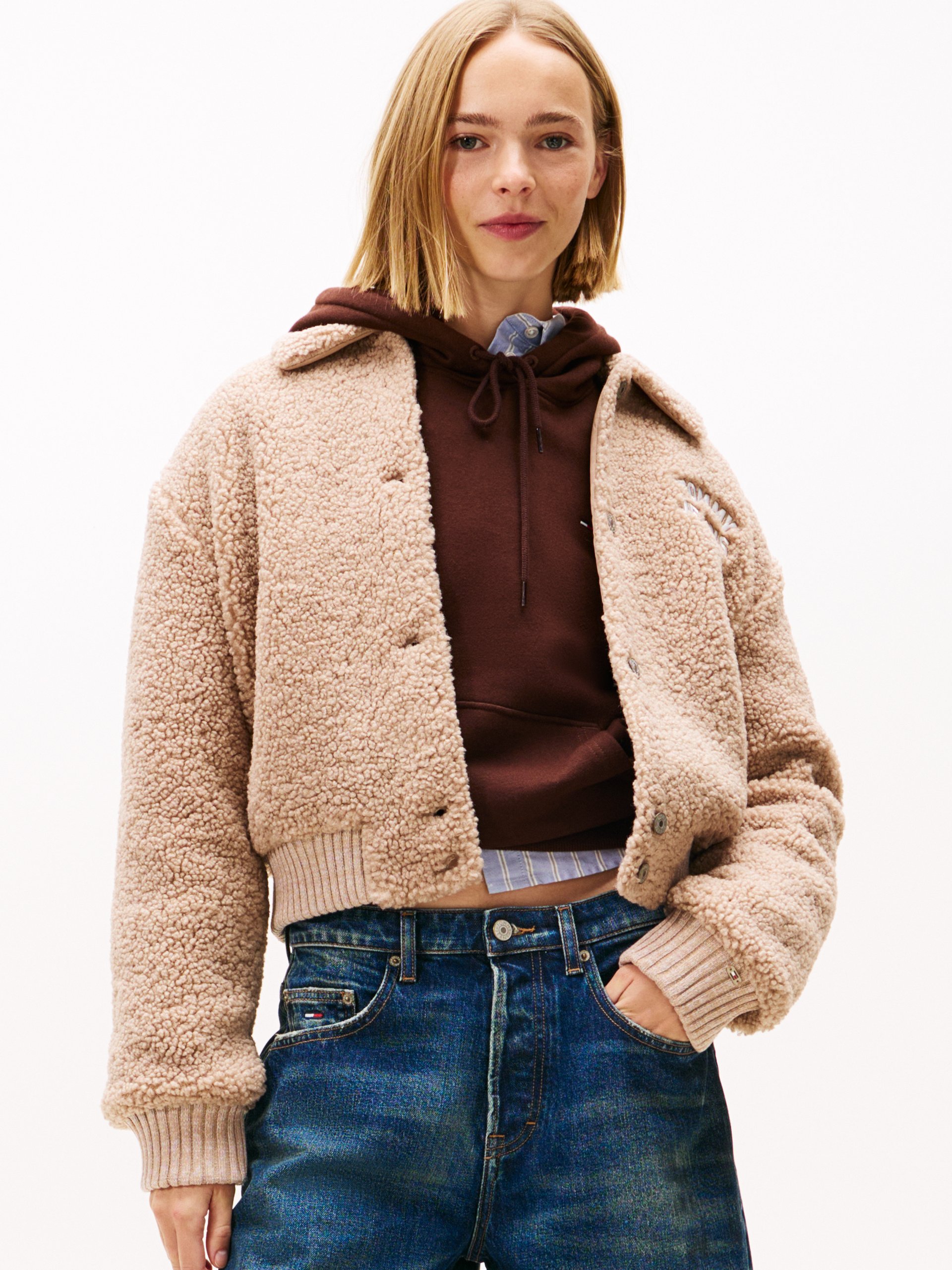Tommy Jeans kurtka pluszowa Kobiety brązowy