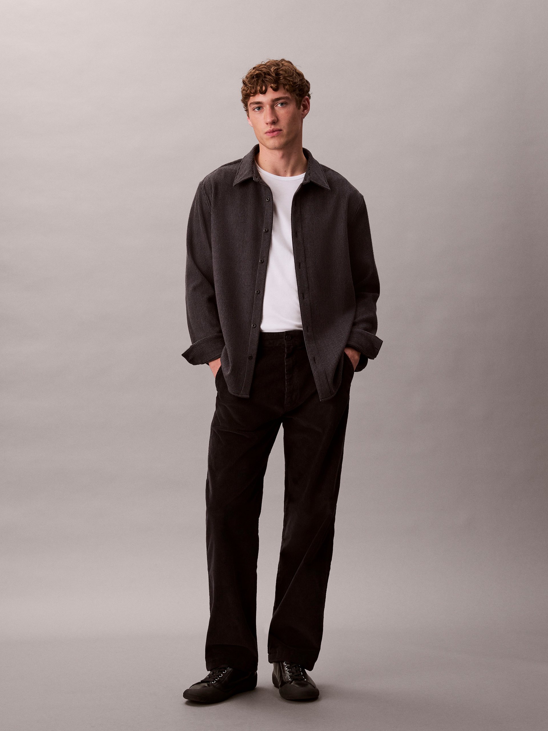 Calvin Klein Jeans spodnie sztruksowe Mężczyźni Sztruks czarny, 32-34