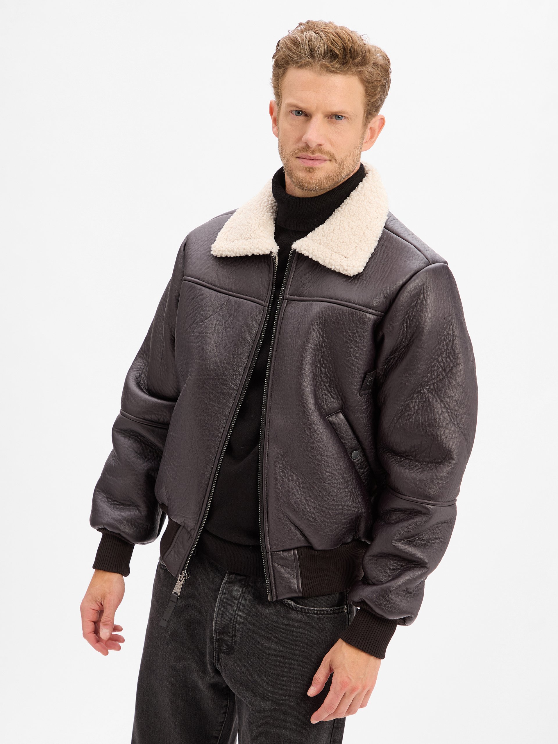 Alpha Industries kurtka z imitacji skóry Mężczyźni Sztuczne włókno czarny