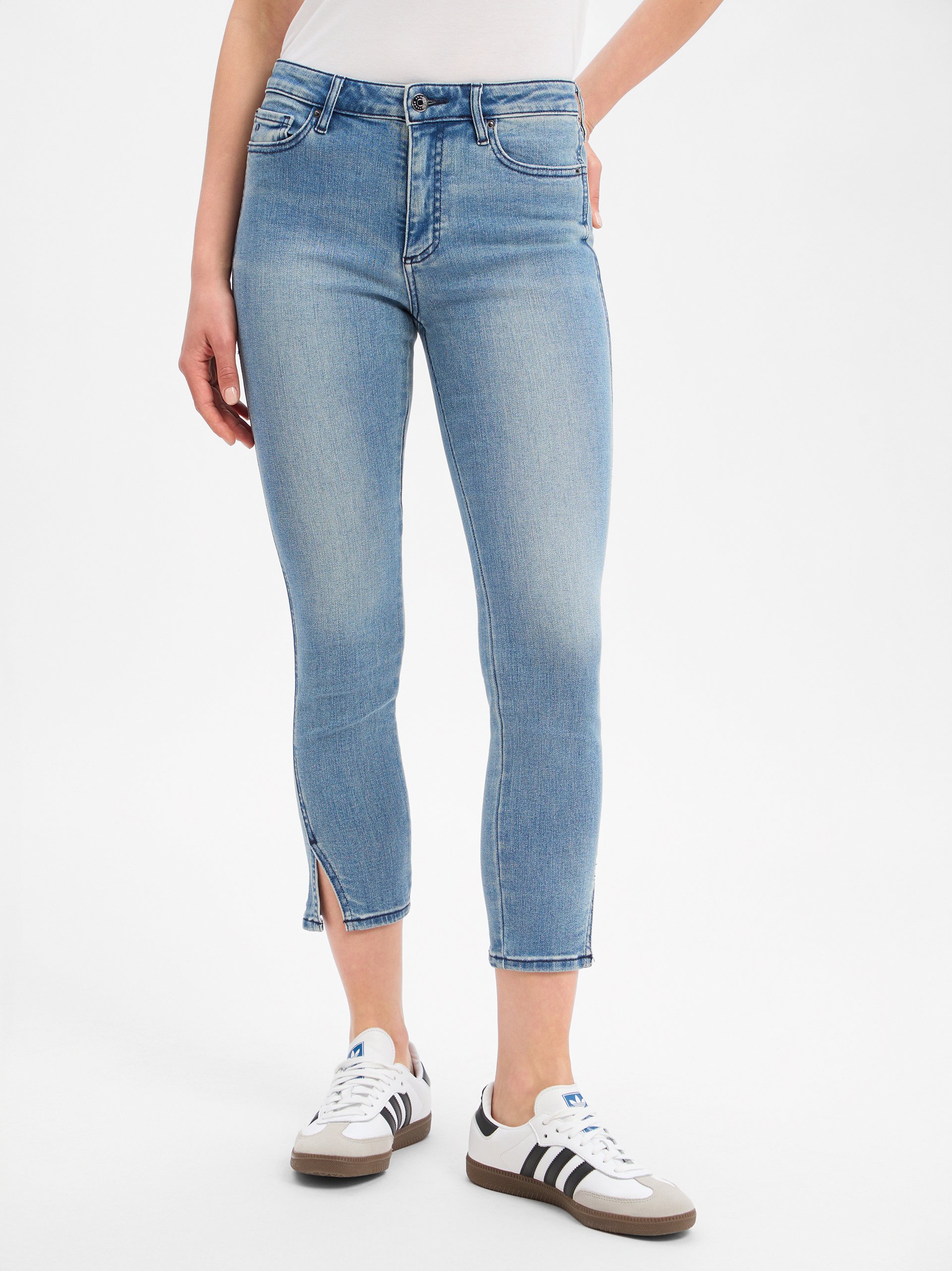 Armani Exchange Dżinsy capri Kobiety niebieski